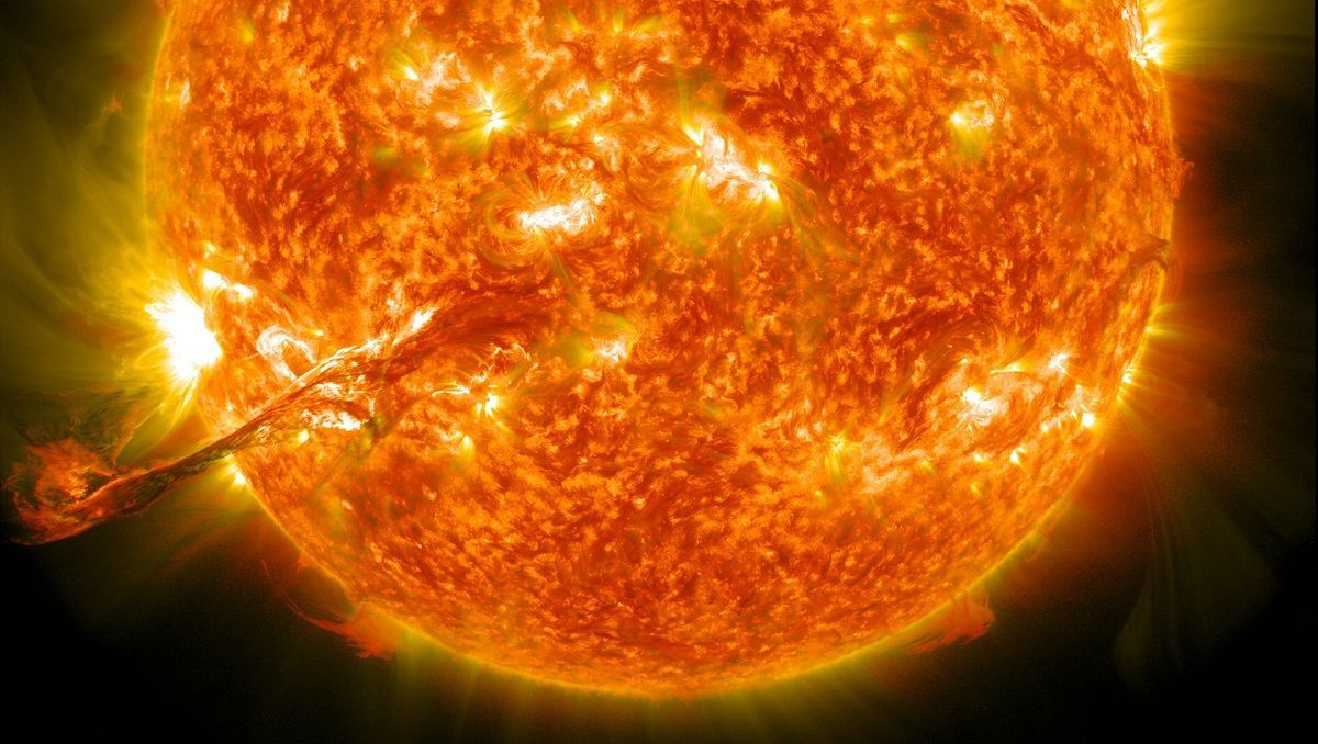 Сонячні спалахи можуть впливати на озоновий шар Землі
